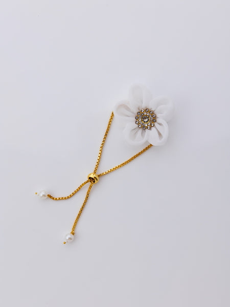 Angel's Kiss Flower Adjustable Chain Bracelet - White